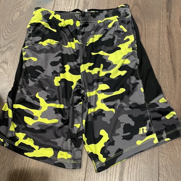 two basketball shorts both red are mediums and camp is large - Picture 3 of 4